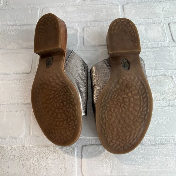 Sofft Slides Slip On Sandals Womens‎ 10 Metallic Pewter Low Wood Heel Open Toe - Picture 9 of 11